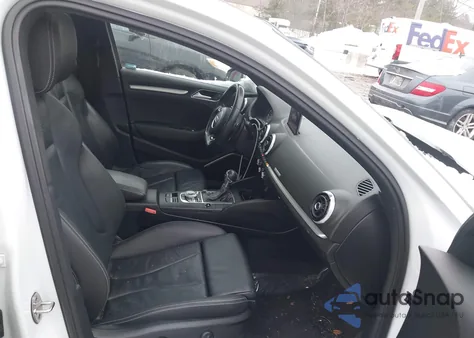 2015 Audi S3 2.0T Premium Plus z USA, uszkodzony, nr VIN WAUBFGFF4F1132190